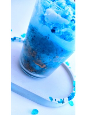 Bwc Blue Ice Candle Milkshake Görünümlü Dekoratif Karışık Meyve Kokulu Mum ve Sunum Tepsisi