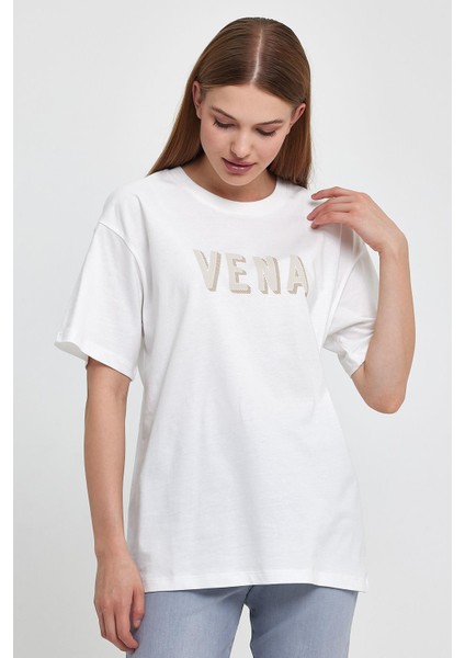 Kadın Bisiklet Yaka Fildişi Logo Baskılı Oversize Tişört fiyatları