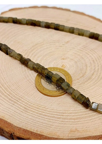 Labradorit Taşı Küp Şekilli Yarım Dizi 4mm (18Cm Uzunluğundadır)