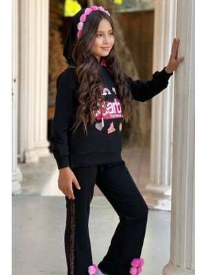 Kız Çocuk Barbie Yazı Baskılı Parlak Şerit ve Ponpon Detaylı Siyah Eşofman Takım
