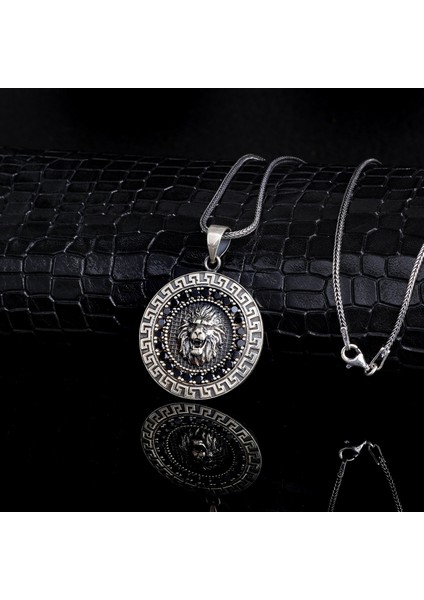 Aslan Motifli Siyah Zirkon Taşlı 925 Ayar Gümüş Kolye