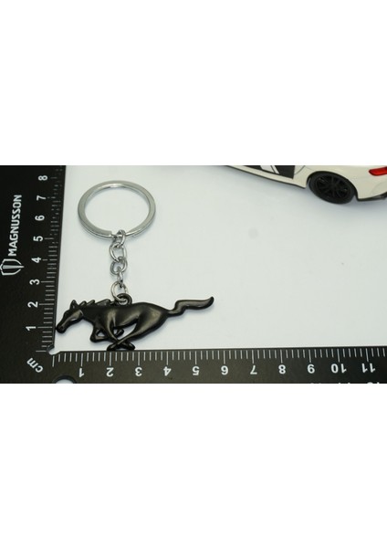 Mustang Koşan At Logo Çift Yön Siyah Metal Stil Anahtarlık