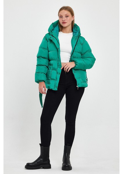 Kadın Benetton Kapüşonlu Kemerli Şişme Mont Kaban modelleri