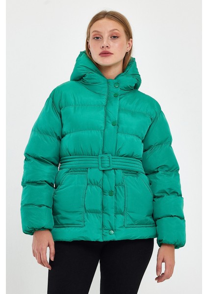 Kadın Benetton Kapüşonlu Kemerli Şişme Mont Kaban fiyatları