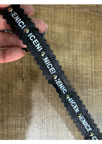 2 cm En Deri Siyah Yazılı Zımbalı Şerit Dekoratif Şerit