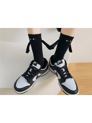 Sukugift 1 Adet Siyah El Ele Tutuşan Mıknatıslı Çorap  Eğlenceli ve Farklı Arkadaşlık Çorabı Sevgiliye Hediye