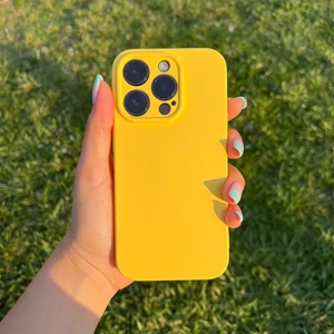 iPhone 13 Pro Uyumlu Kamera Koruyuculu Içi Kadife Lansman Mat Sarı Silikon Telefon Kılıfı