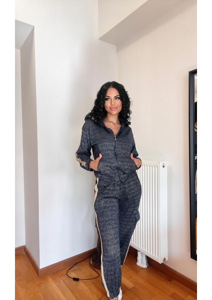 Kapüşonlu Simli Şerit Detaylı Eşofman Takımı