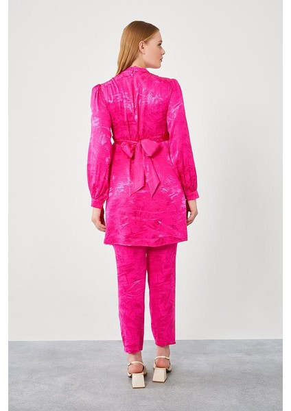 Fuşya Yaka Işlemeli Jakarlı Kumaş Pantolon Takım indirimleri