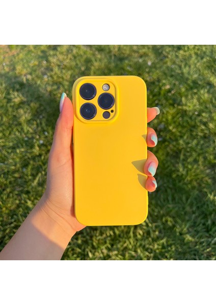 iPhone 13 Pro Uyumlu Kamera Koruyuculu Içi Kadife Lansman Mat Sarı Silikon Telefon Kılıfı