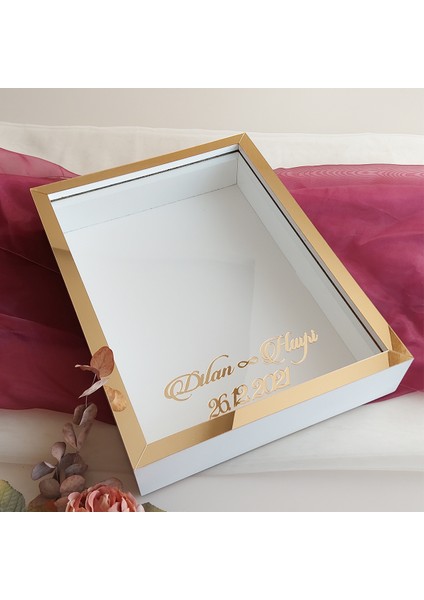 Beyaz 30X40 cm Fotoğraf Bölümsüz Yarı Gold Isimli Ledsiz Gül Saklama Kutusu