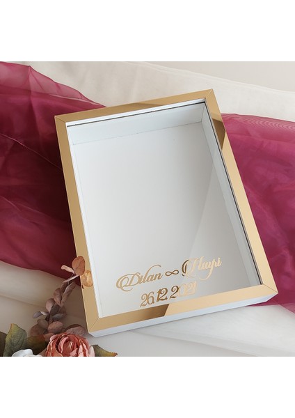 Beyaz 30X40 cm Fotoğraf Bölümsüz Yarı Gold Isimli Ledsiz Gül Saklama Kutusu modelleri