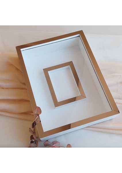 Beyaz 30X40 cm Fotoğraf Bölümlü Yarı Bronz Kaplamalı Ledsiz Isimsiz Gül Kutusu! Anı Çerçevesi
