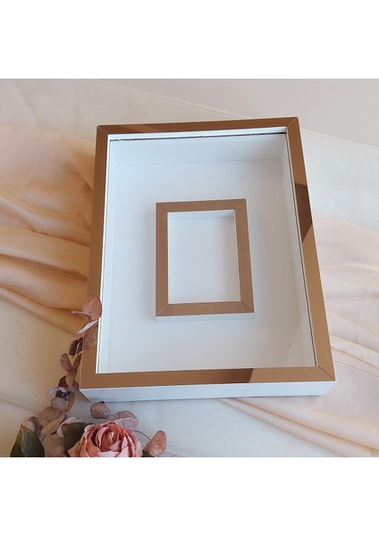 Beyaz 30X40 cm Fotoğraf Bölümlü Yarı Bronz Kaplamalı Ledsiz Isimsiz Gül Kutusu! Anı Çerçevesi fiyatları