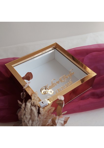 Gold Pleksi Kaplı 25X25 cm Fotoğraf Bölümsüz Isimli Ledli Gül Saklama Kutusu! Anı Çerçevesi!