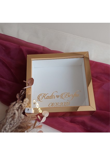 Gold Pleksi Kaplı 25X25 cm Fotoğraf Bölümsüz Isimli Ledli Gül Saklama Kutusu! Anı Çerçevesi! modelleri