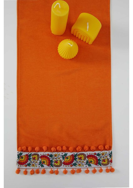 Çiçek Motifli ve Ponponlu Runner 90 x 30,R-64K