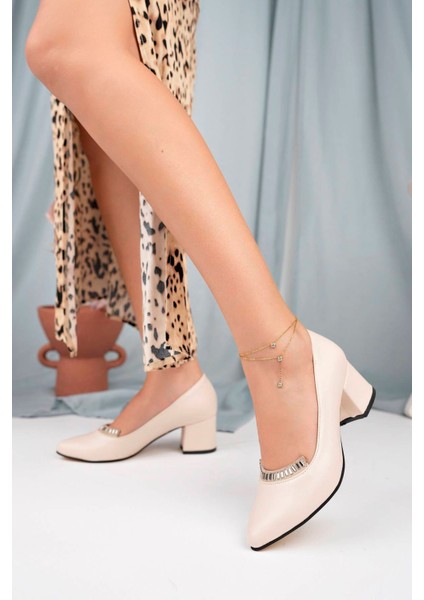 Sivri Kalıp Önü Taşlı Krem Cilt Kadın Ayakkabı modelleri
