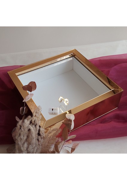Gold Pleksi Kaplı 25X25 cm Fotoğraf Bölümsüz Isimsiz Ledli Gül Saklama Kutusu! Anı Çerçevesi! fiyatları