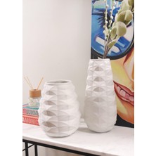 The Mia Licia Seramik Vazo Beyaz 21X21X27 cm