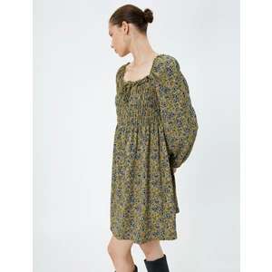 Çiçekli Mini Kışlık Elbise Kare Yaka Uzun Kollu Gipe Detaylı