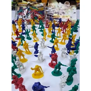 Erkek Çocuk Oyuncak Asker Komando Seti 66 Adet 23 x 25 cm Asker Boyu 5,5cm Renkli Komandolar