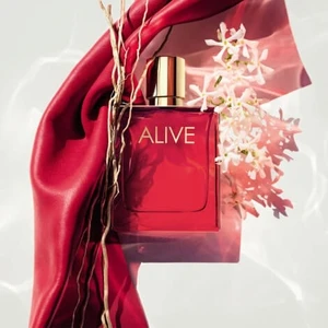 Hugo Boss Alive Kadın Parfüm Parfüm Edp 50 ml