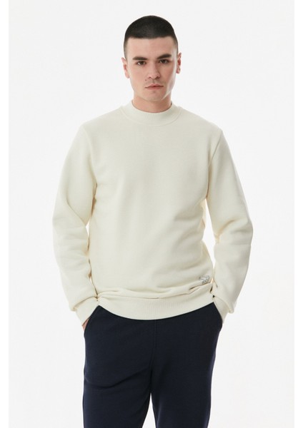 Basic Dik Yaka Sweatshirt