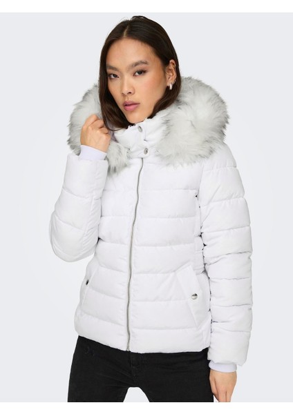 Kapüşonlu Beyaz Kadın Mont 15304767 modelleri