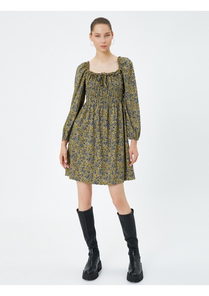 Çiçekli Mini Kışlık Elbise Kare Yaka Uzun Kollu Gipe Detaylı modelleri