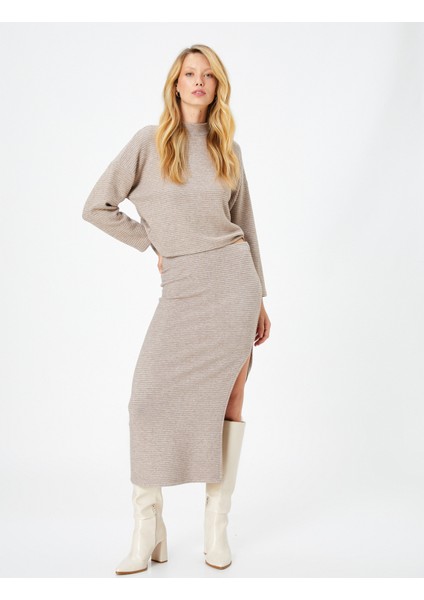 Dik Yaka Kazak Dokulu Düşük Omuzlu fiyatları