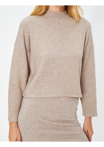 Dik Yaka Kazak Dokulu Düşük Omuzlu indirimleri