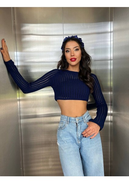 Kadın Ajurlu Örme Crop Kesim Kazak