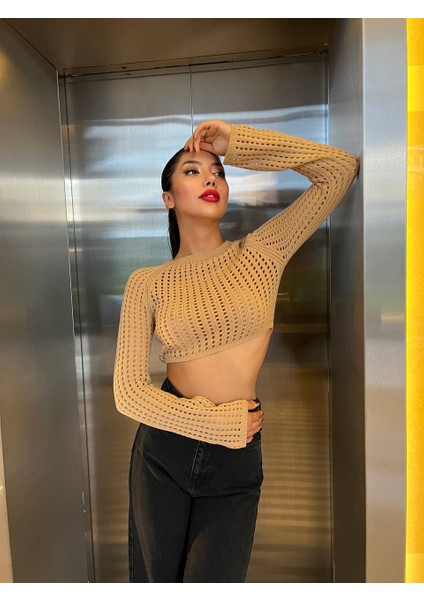 Kadın Ajurlu Örme Crop Kesim Kazak