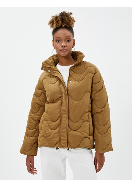 Şişme Kapitoneli Mont Dik Yaka Cepli Fermuarlı modelleri