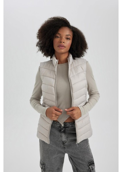 Regular Fit Yelek W6955AZ22AU