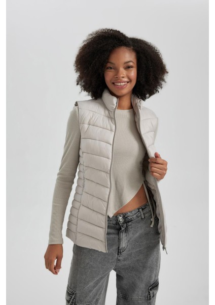 Regular Fit Yelek W6955AZ22AU
