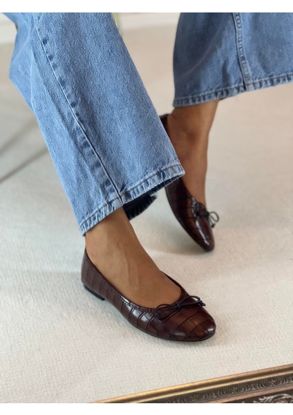 Croco Kahverengi Pisi Fiyonk Detaylı Kadın Babet