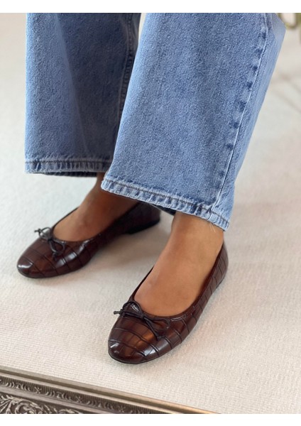Croco Kahverengi Pisi Fiyonk Detaylı Kadın Babet fiyatları