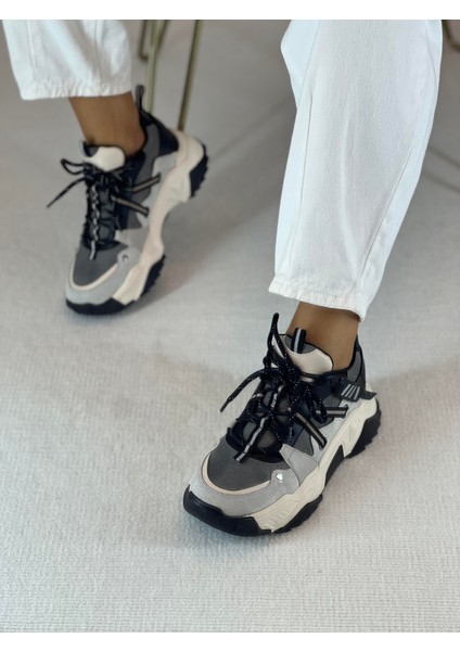 Bold Siyah Bağcıklı Kadın Sneaker fırsatları