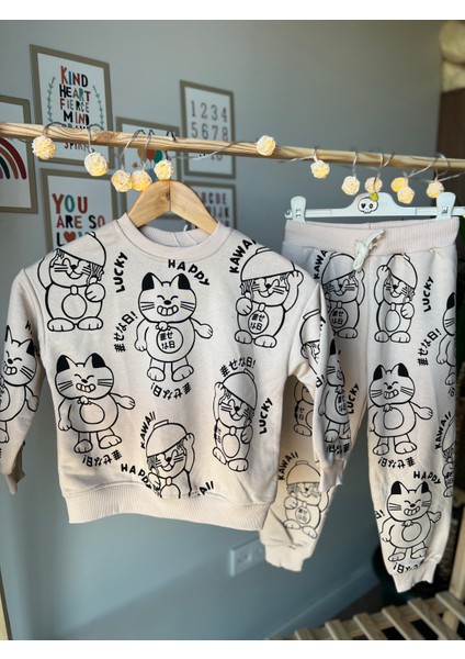 Yazekids Anime Kedi Baskılı Krem Renkli Çocuk Eşofman Takımı indirimleri