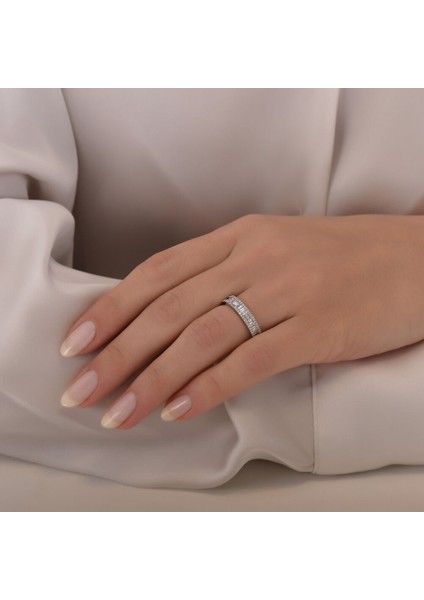 0.54 Karat Pırlanta Baget Yüzük