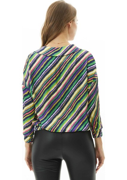 Önü Yarım Fermuarlı Verev Çizgili Bluz fırsatları