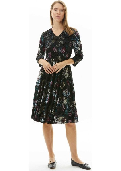 V Yaka Truvakar Kol Desenli Kadife Elbise fiyatları