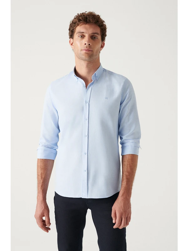 Avva Erkek Açık Mavi Düğmeli Yaka Kolay Ütülenebilir Oxford Pamuklu Standart Fit Normal Kesim Gömlek E002000