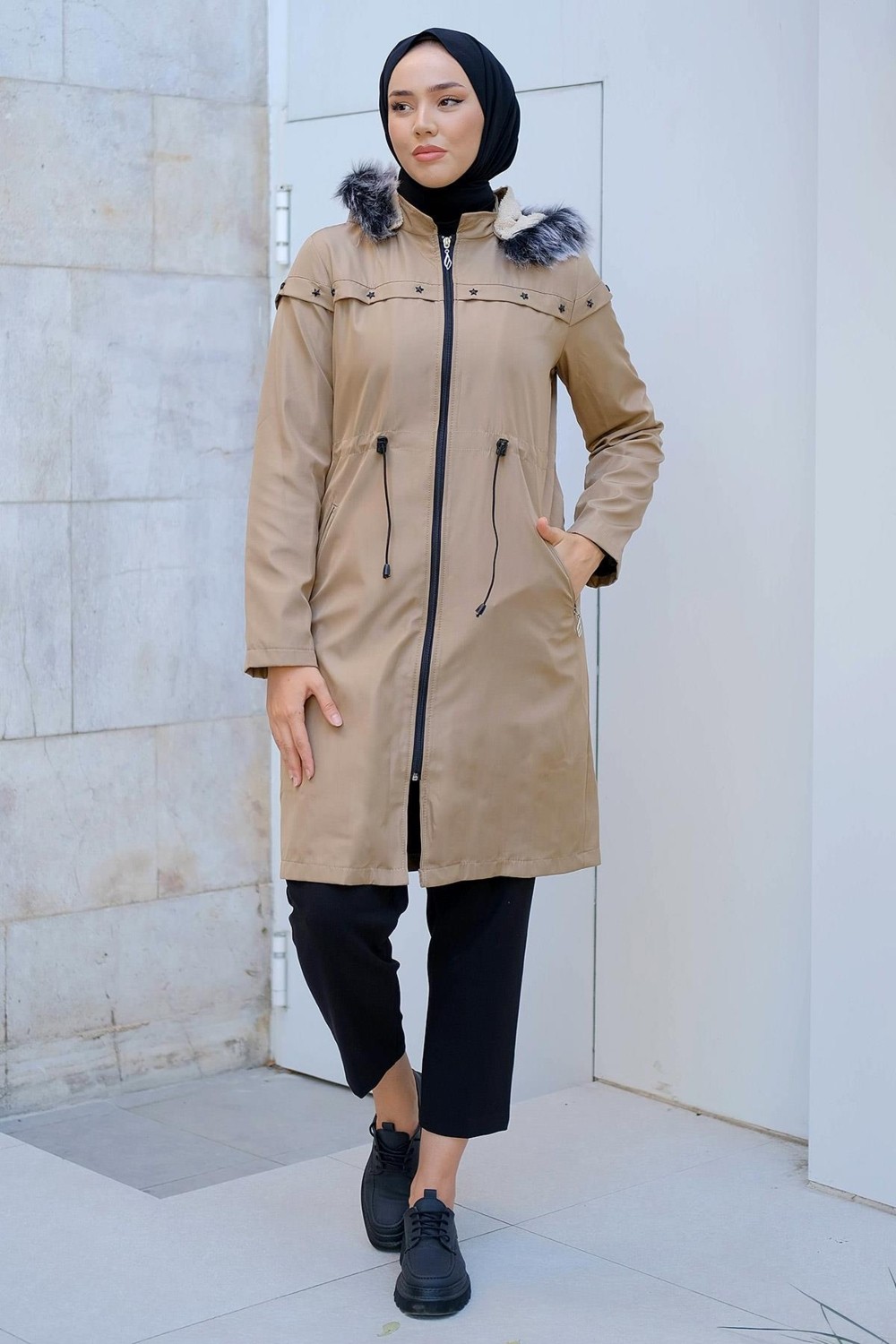 Hafsa Mina Yıldızlı İçi Kürklü Mont Bej HM2288