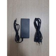 Bir Sürü Eşya Adaptör- 12 Volt- 5 Amper- 60 Watt- 5,5mm 2,5mm