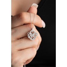 Nereze 925 Ayar Gümüş Rodyum Kaplama Zirkon Taşlı Dönen Kelebek Kolye