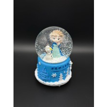 Mirabella Gift Frozen Temalı Büyük Boy Müzikli Işıklı Otomatik Kar Püskürtmeli 15 cm Kar Küresi ve Doğaltaş Kolye