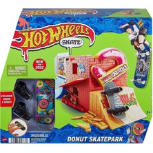 Hot Wheels  Hw Skate Drop In Skate Set Asst Donut Skatepark HGT92